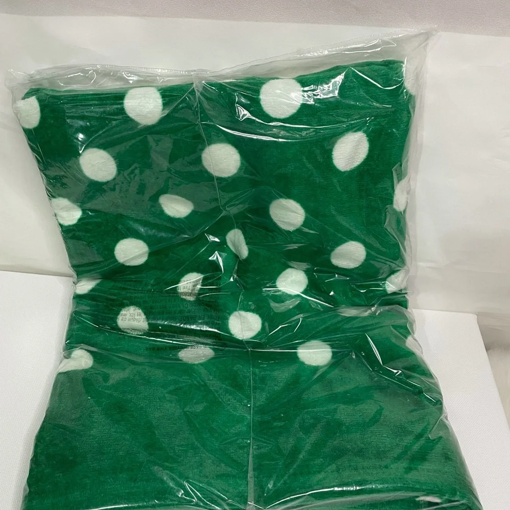 New Kate Spade Green Polka Dot Beach Towel - Picture 7 of 7